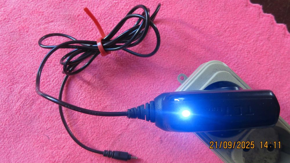 СЗУ Nokia TCT (KMT) NSH-12E 5,7V 800mA (2мм тонкий штырь)