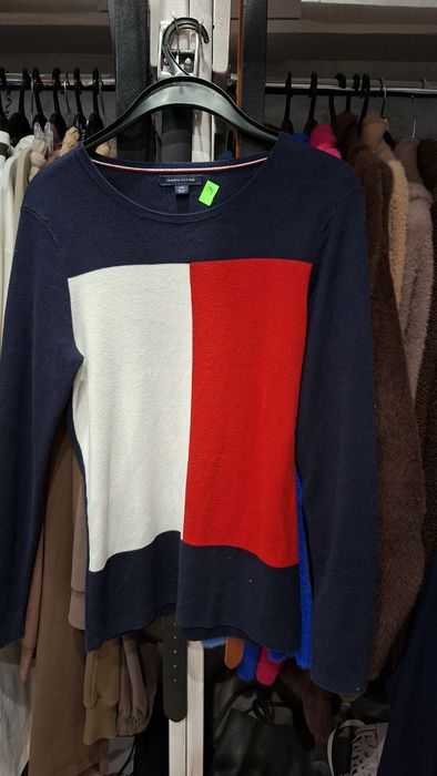 sweyr tommy M,L stan bardzo dobry wymiary na zdjęciach