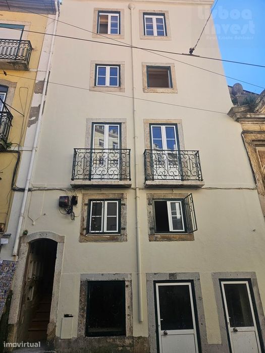 Vendo T1 Martim Moniz Totalmente  Remodelado — Santa Maria Maior, Lisboa