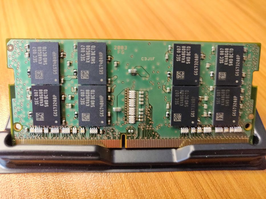 Память для ноутбуков: Samsung 16GB SO-DIMM DDR4 SDRAM (2666) = 32 GB