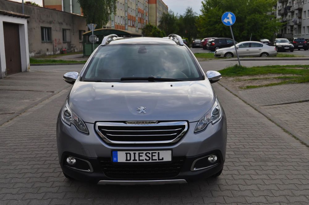 Peugeot 2008 1.6HDI 8V 99KM panorama NAVI serwis LED chrom ALU16