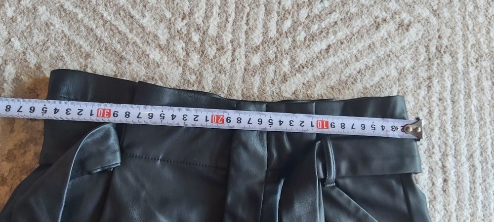 Шорти еко шкіра S Zara