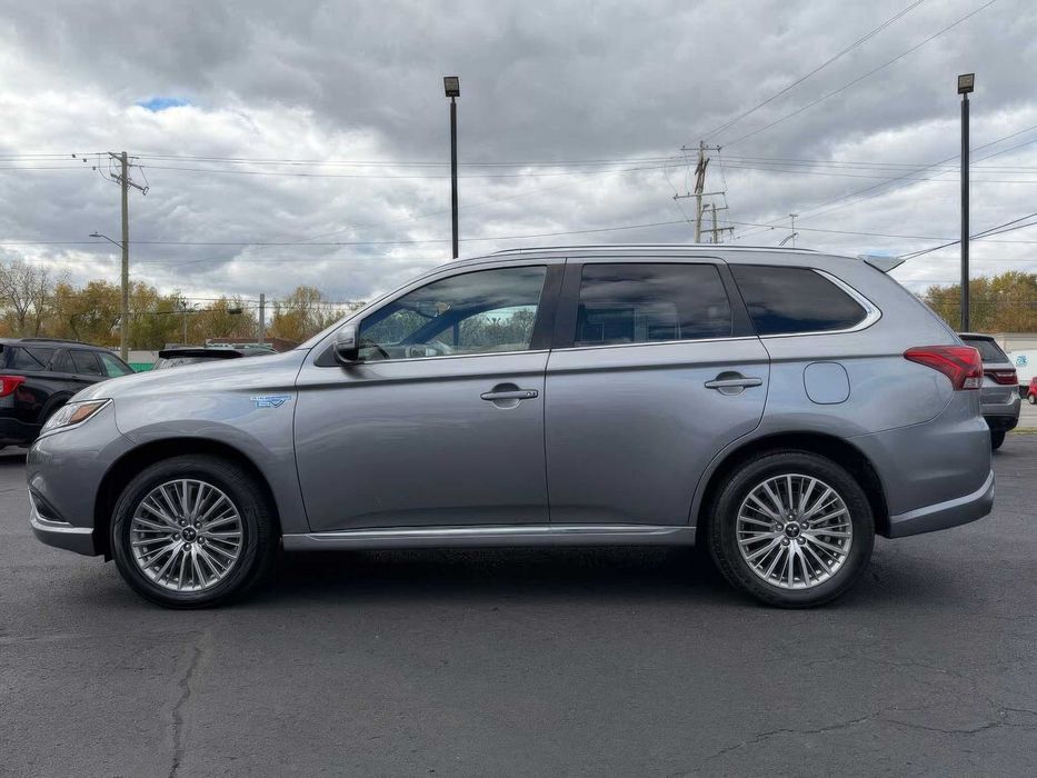 Mitsubishi Outlander PHEV SEL      2022