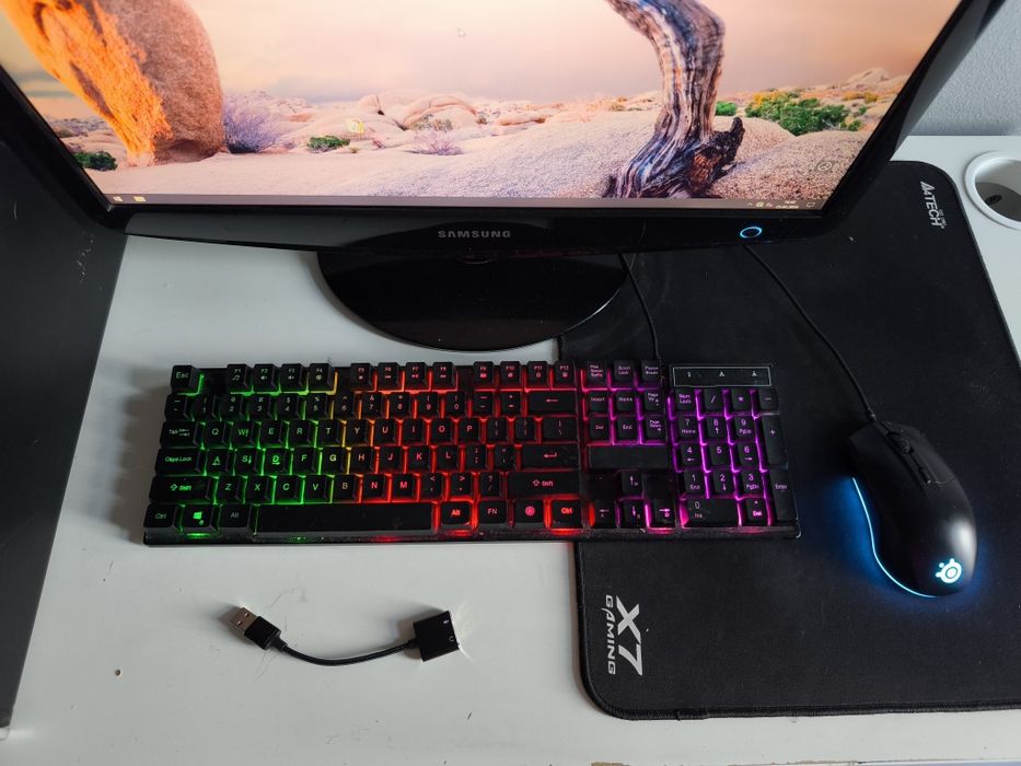 Dell Xeon X560 12GB RAM GTX 650 TI Monitor 22 Mysz Rival 3