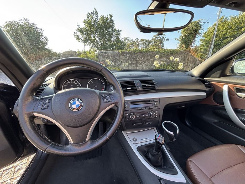 BMW E88 118d cabrio de 2011 - Jantes 19 - 180.000kms