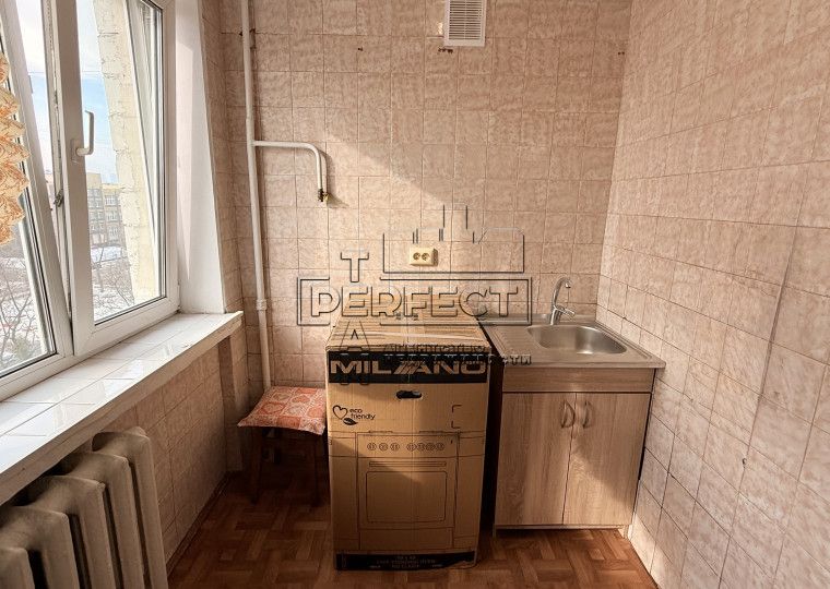 Продаж 2к квартири Кирилловская 115/2 / Кирилівська 115/2