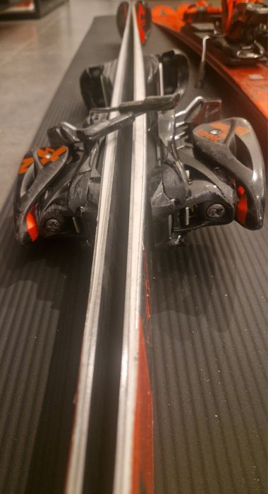 Narty juniorskie ROSSIGNOL HERO MULTIEVENT 127 cm z wiazaniami