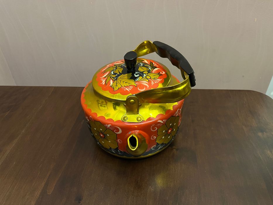 Чайник розписний. Дуже гарний стан.