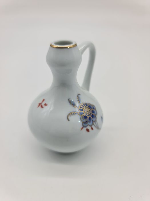 Miniature Porcelain Tea Pot64550418619010121
