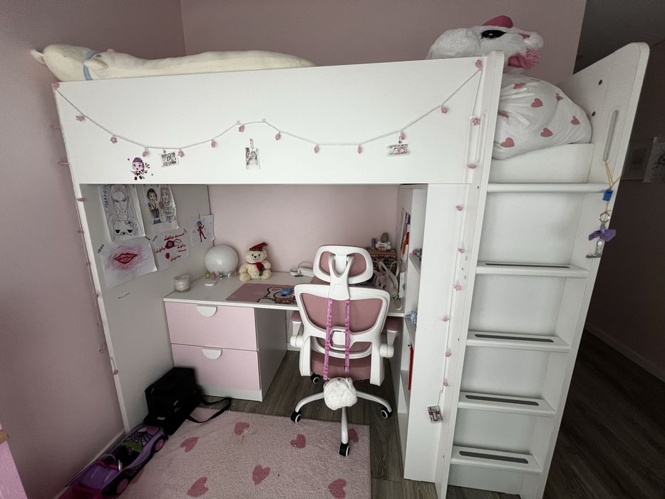 Cama Beliche Smastad Ikea com secretária e armário