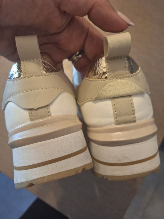 Sneakresy adidasy naomi 39