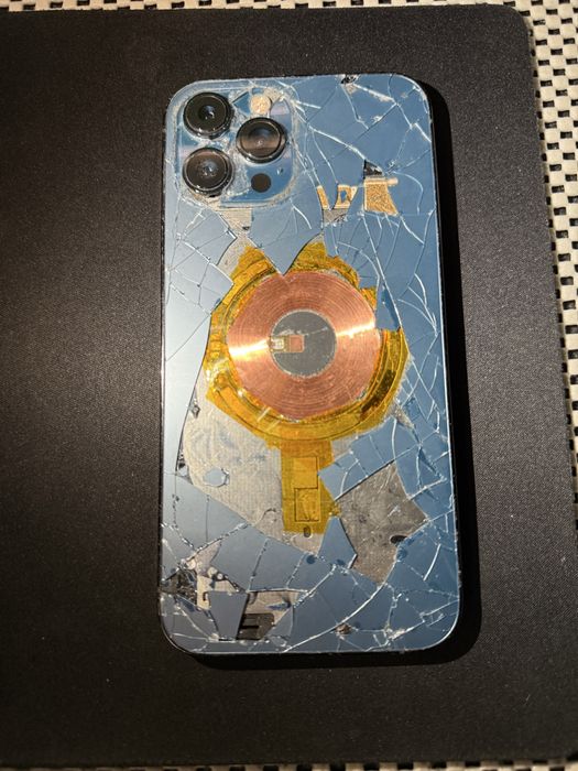 iPhone 12 Pro Max 128 gb Neverlock Под восстановление.