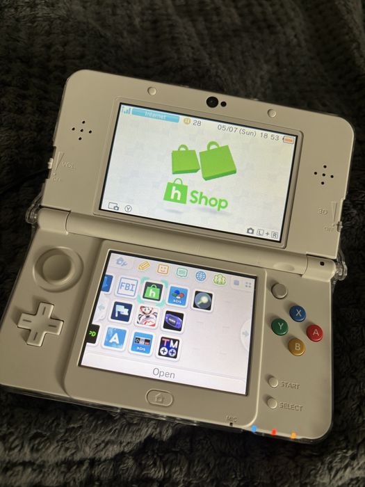 New nintendo 3ds 4gb