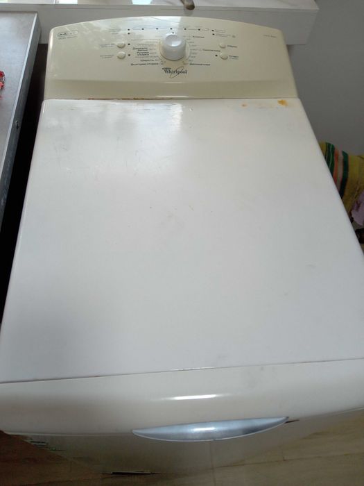 Продам пральну whilrpool на запчастини!