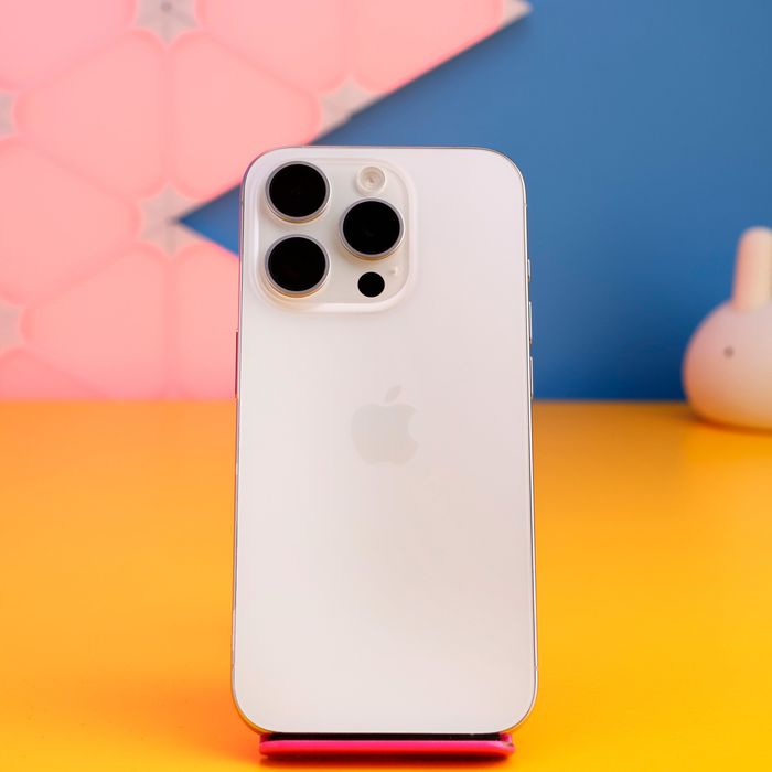 Смартфон Apple iPhone 15 Pro 256GB White (173485) Б/У З ГАРАНТІЄЮ