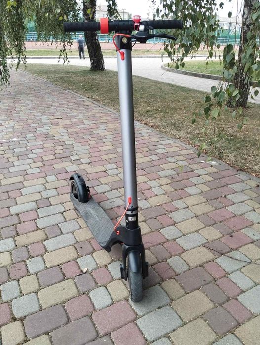 Електросамокат Revo e3