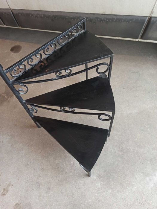 Kwietnik metalowy