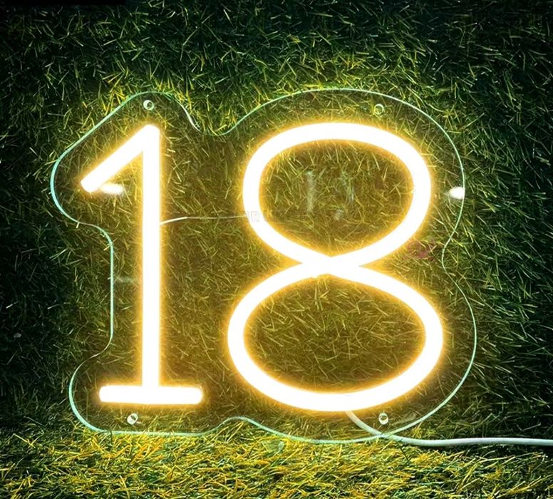 Napis led ledon 18 cyfra na osiemnastkę nowy