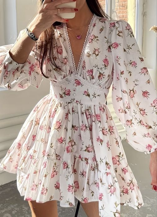 Вишукана сукня з квітковим принтом, нова, розмір М-L