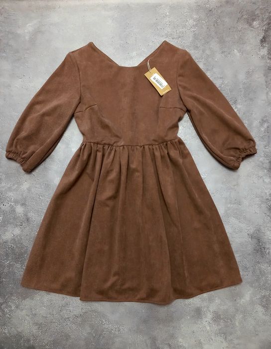 Сукня кольору капучино