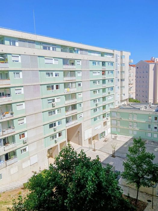 T2 Alta de Lisboa com parqueamento