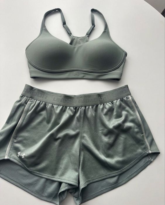 Under Armour  Спортивные вещи .Мразмер