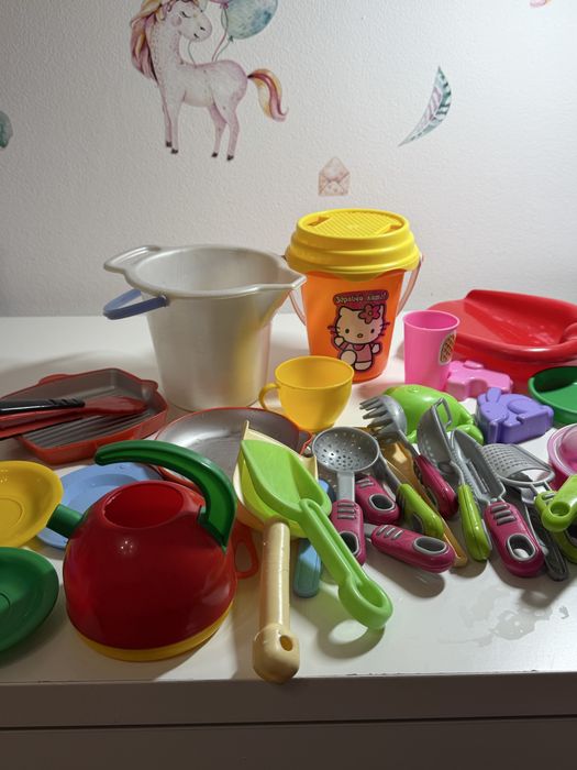 Посуд, відерця, пасочки, лопатки