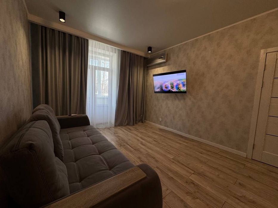 2-кiмн.кв. 2-поверх . У самому Центрi .