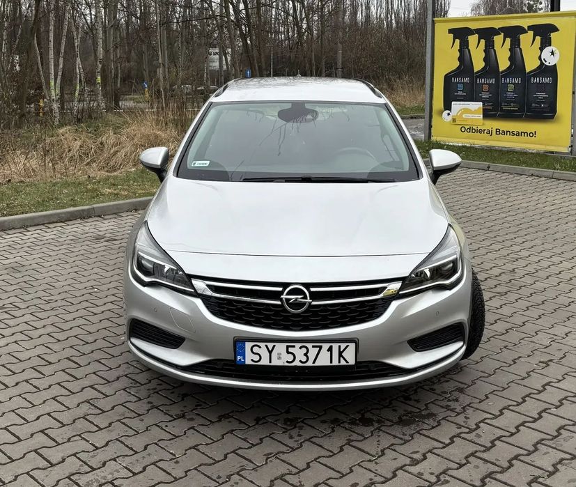 Opel Astra niski udokumnetowany przebieg