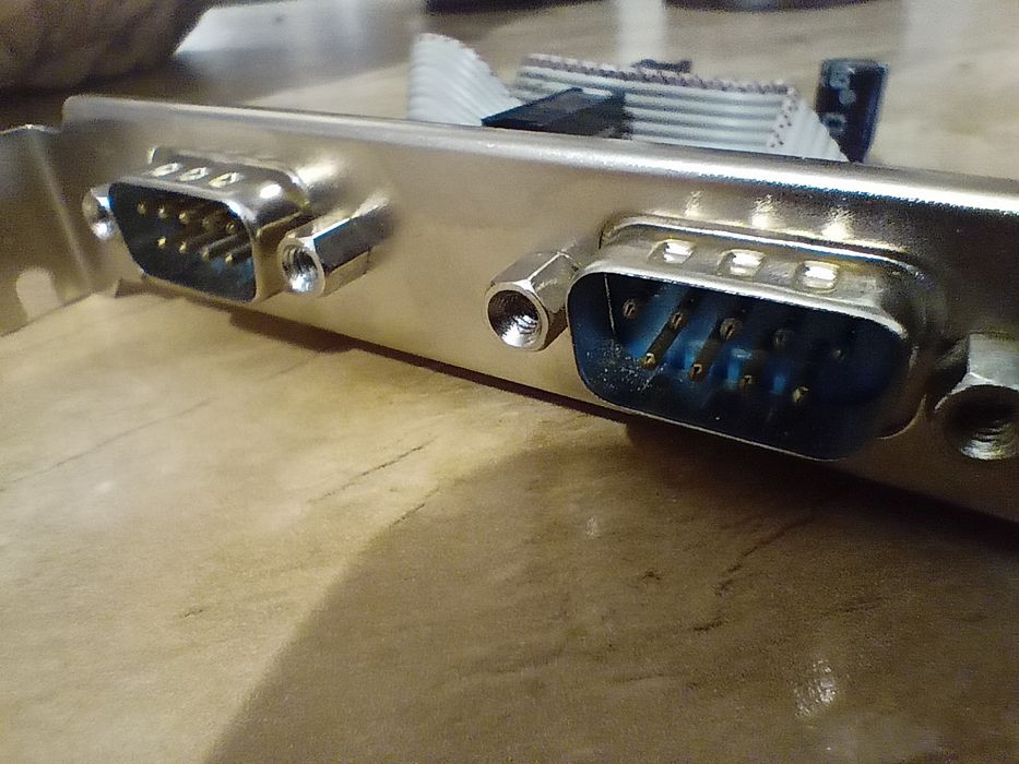9 sztuk kart rozszerzeń PCI EXPRESS 2 porty