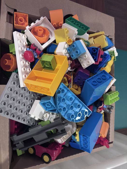 LEGO Duplo Lote Grande com Carros, Animais e Figuras