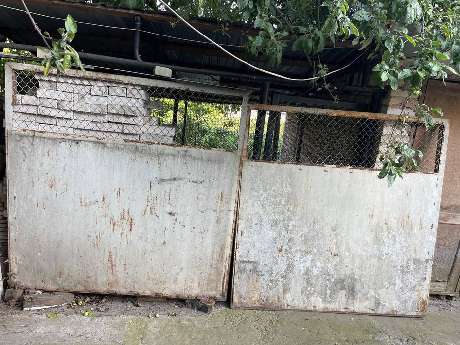 Ворота на петлях