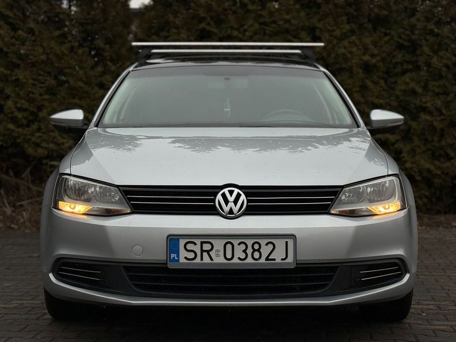 Volkswagen Jetta KRAJOWE! / Ważny przegląd i OC / Klimatyzacja / Czujniki parkowania