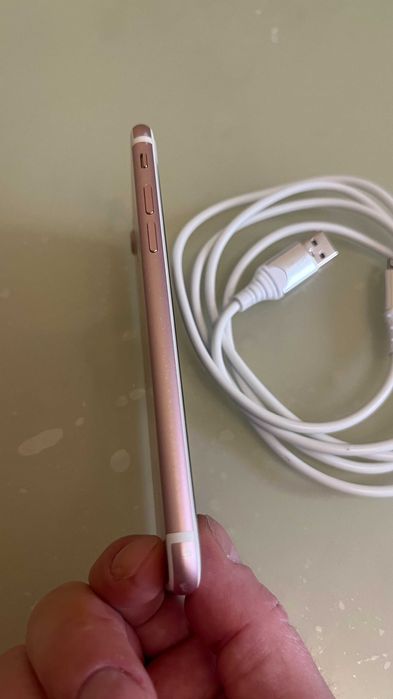 Смартфон Apple iPhone 7 Rose Gold Seller (рожевий), 128 Гб. Працює.