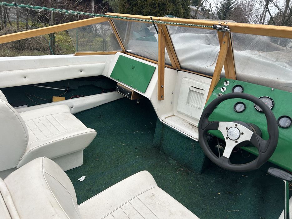 Łódz motorowa Clastron