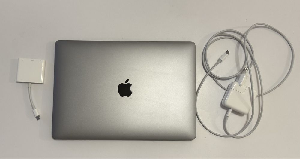 Mac book Air M1 + przejsciówka