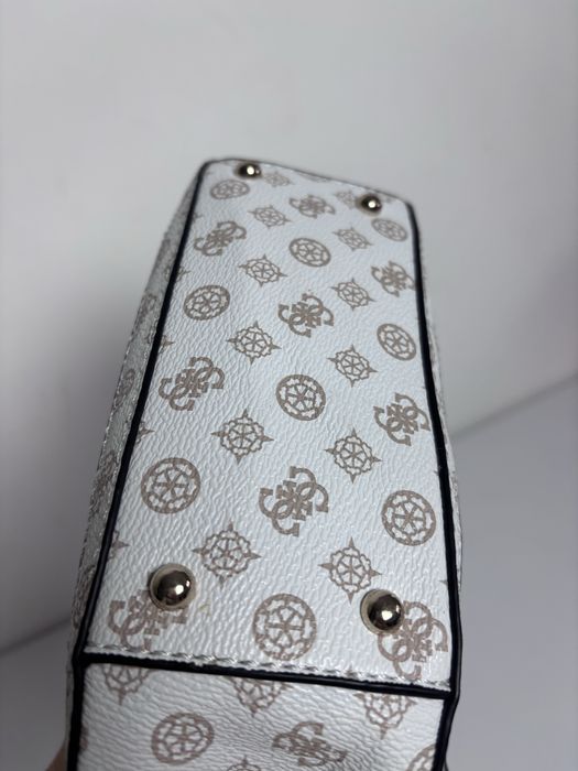 Сумка жіноча Guess HWPG85-58010-WLO