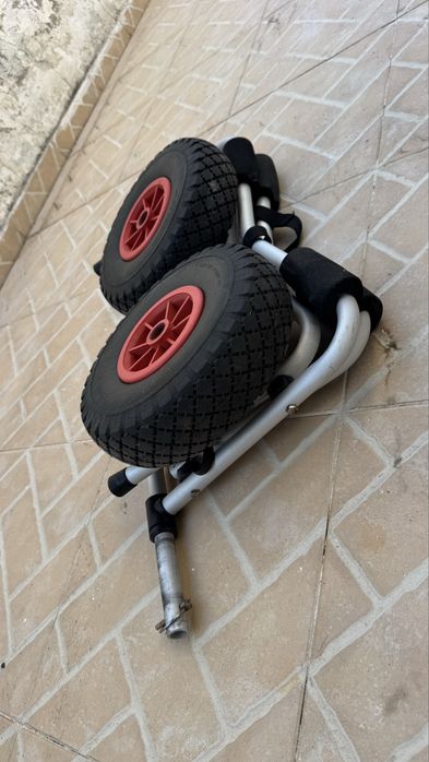 Carrinho de Transporte para Canoas, Kayak,Caiaques e Pranchas