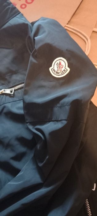 Kurtka wiatrówka elegancka.