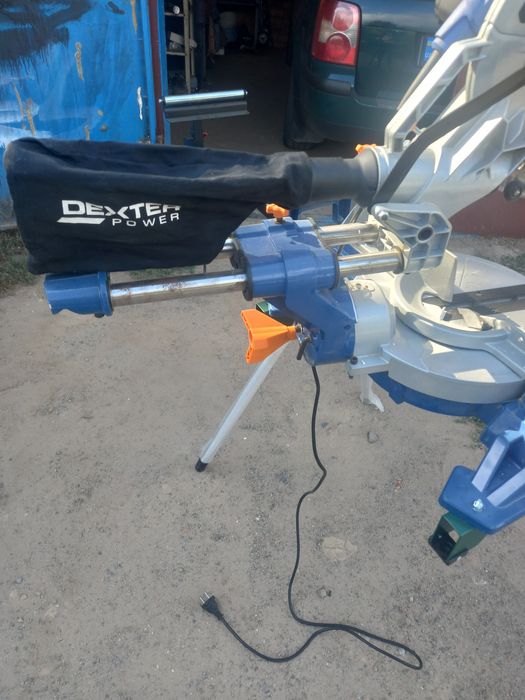 Продам торцовочною пилу.