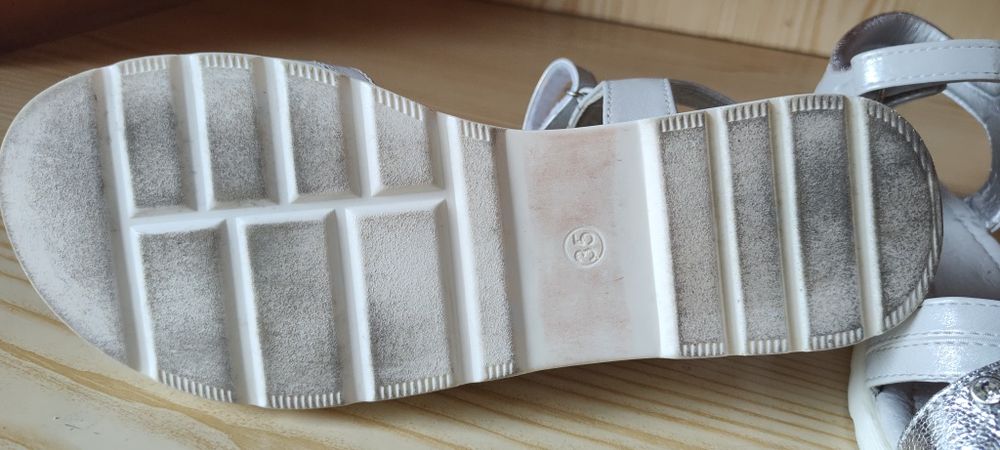 Sandały dziewczęce rozmiar 35 Badoxx