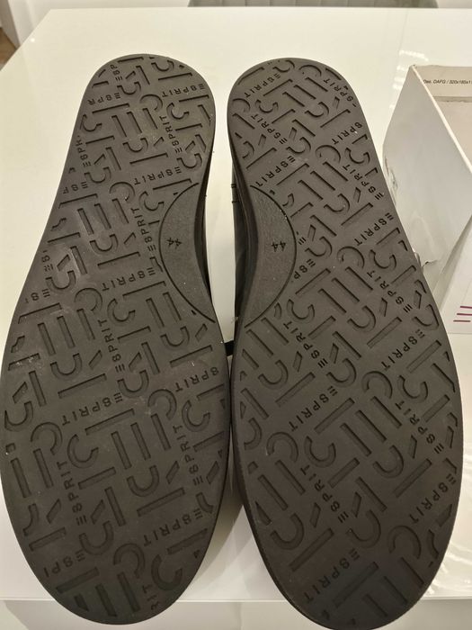 Nowe buty Esprit rozm 44