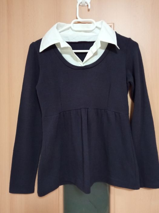 Elegancki sweter z kołnierzykiem