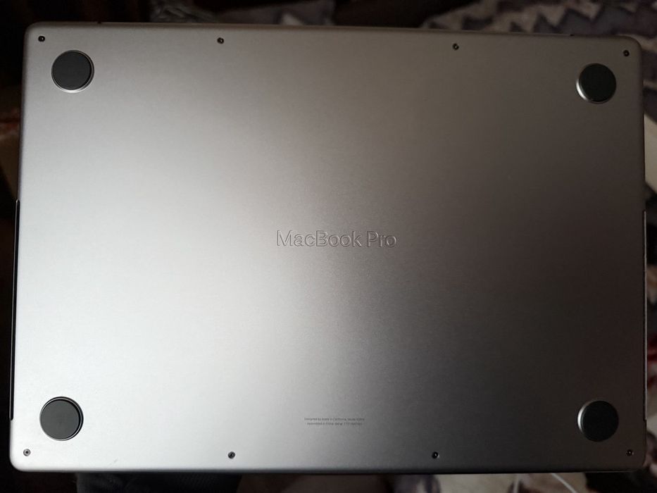 MacBook Pro m3 512/10gpu/8cpu