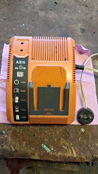 Зарядний пристрiй   АЕG AL 12 18 для iнструмента