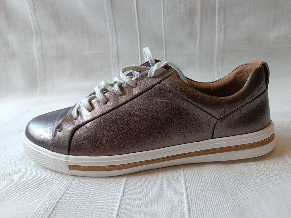 Шкіряні жіночі кросівки clarks р.42