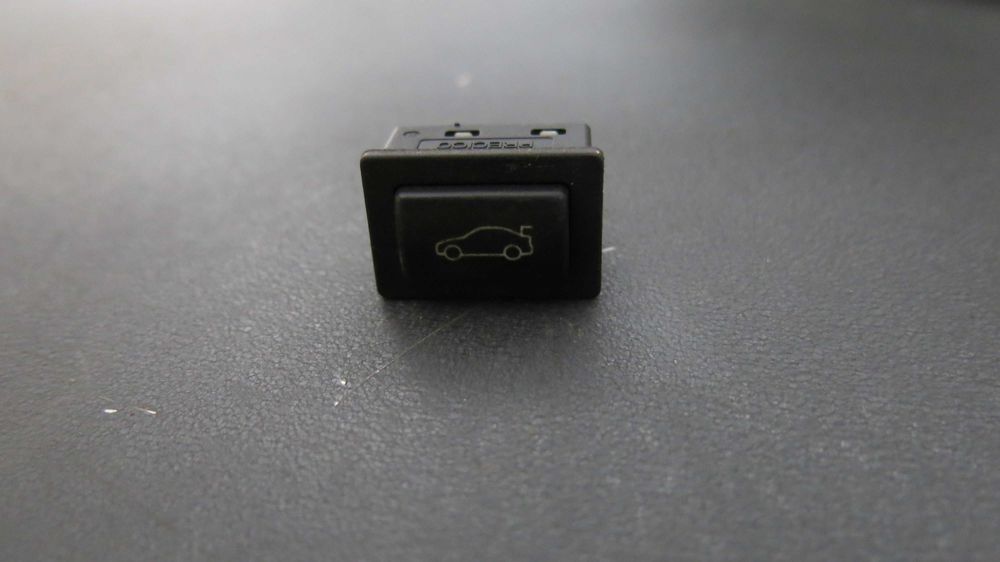 BMW 5 F10 przycisk klapy bagażnika SEDAN