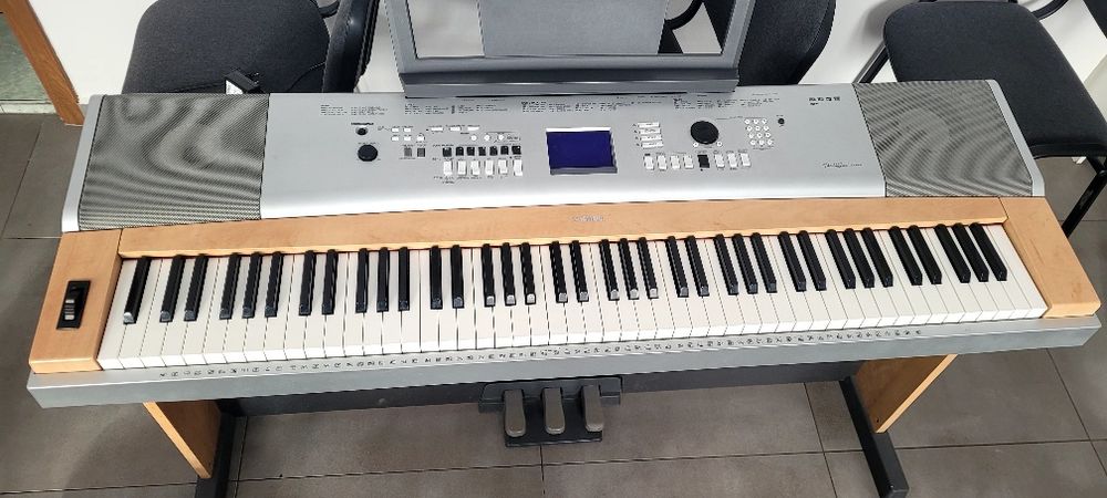 Pianino Yamaha DGX-630