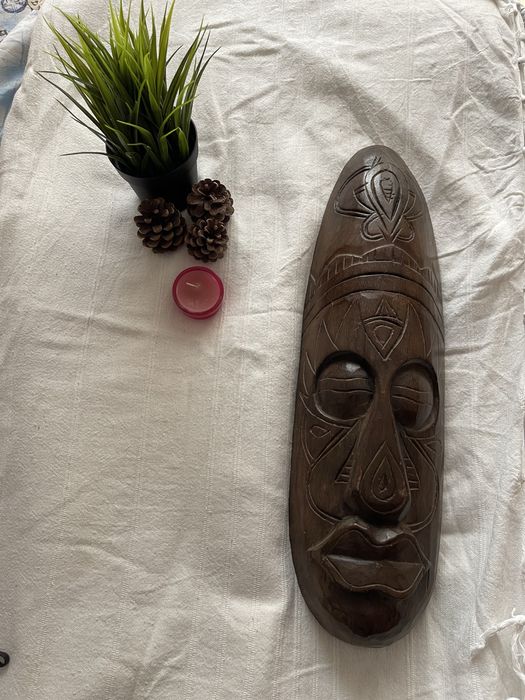 Mascara africana feita a mao