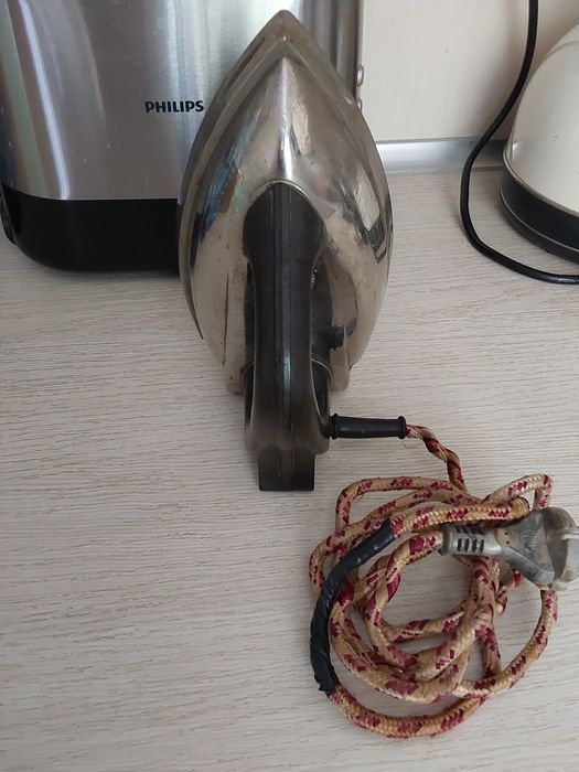 Утюг УЭ 5.   1958года